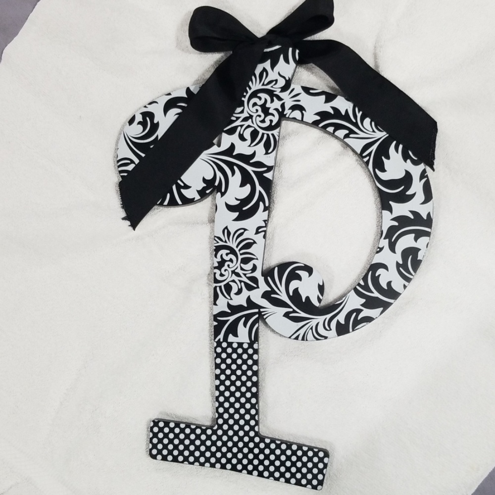 A letter P frame